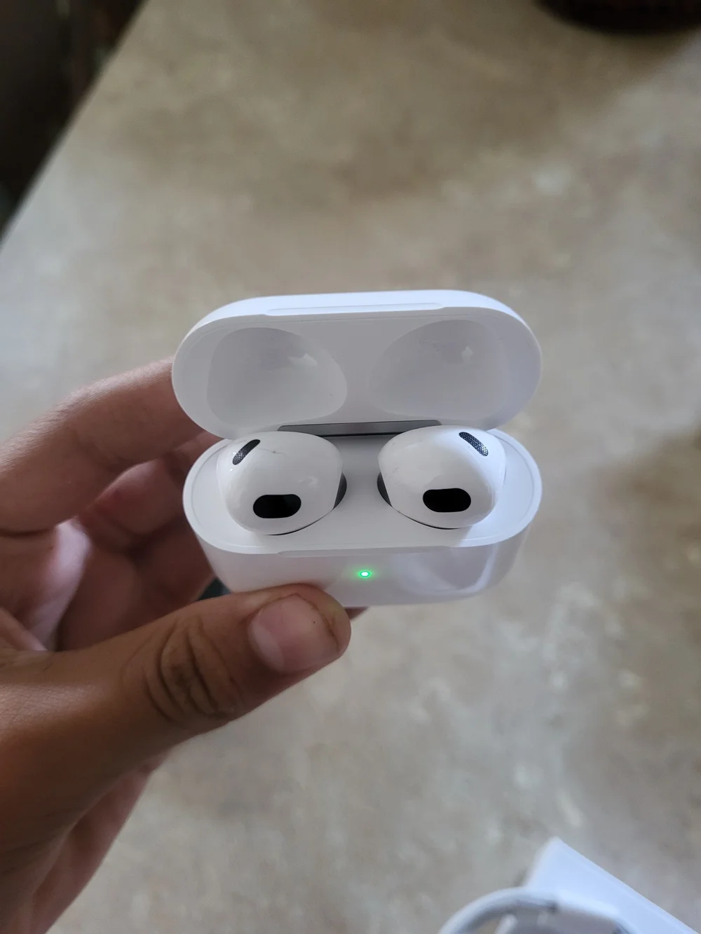 Apple AirPods Pro Charging Case with Lightning Cable - White